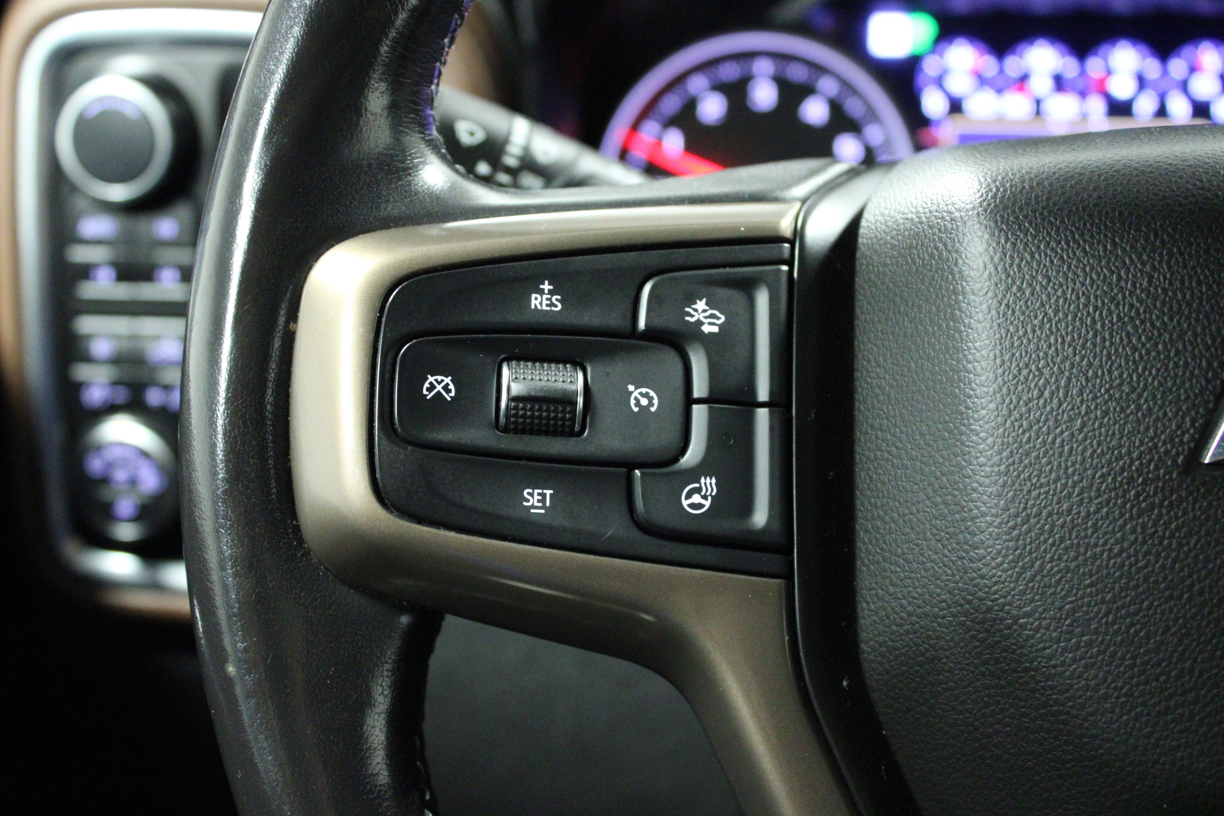 Used 2019 Chevrolet Silverado 1500 High Country image 21