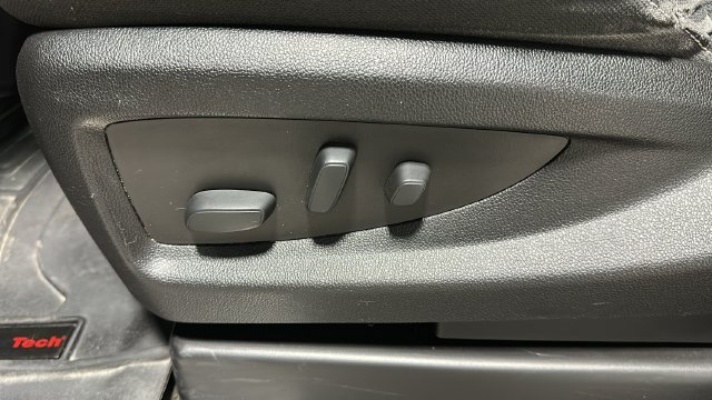 Used 2018 Chevrolet Silverado 1500 LT w/ LT Plus Package AWD/4WD image 9