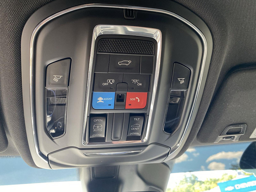 Used 2024 Jeep Grand Cherokee L Altitude AWD/4WD image 33