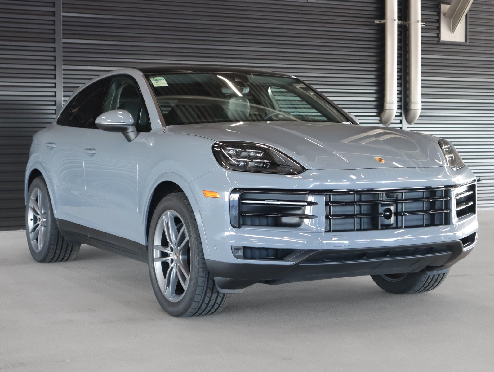 Certified 2025 Porsche Cayenne Coupe image 7