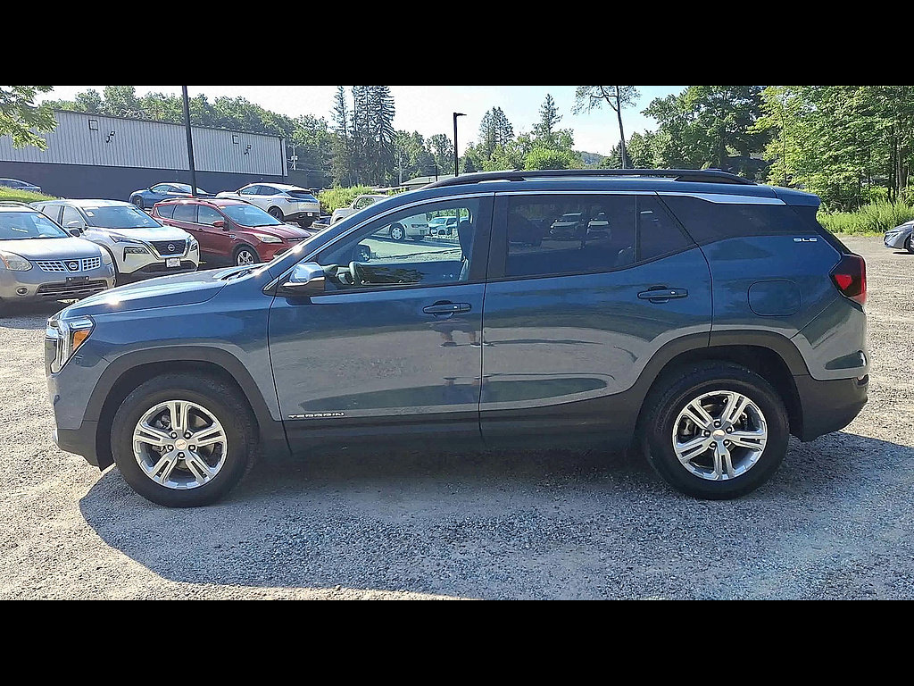 Used 2024 GMC Terrain SLE w/ Driver Convenience Package AWD/4WD image 5