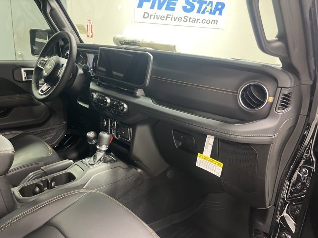 New 2025 Jeep Wrangler Sahara image 21