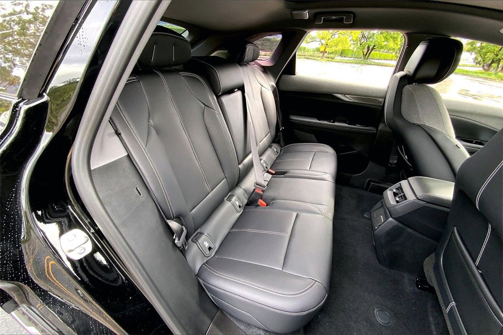 New 2026 Cadillac Optiq Luxury 1 image 29