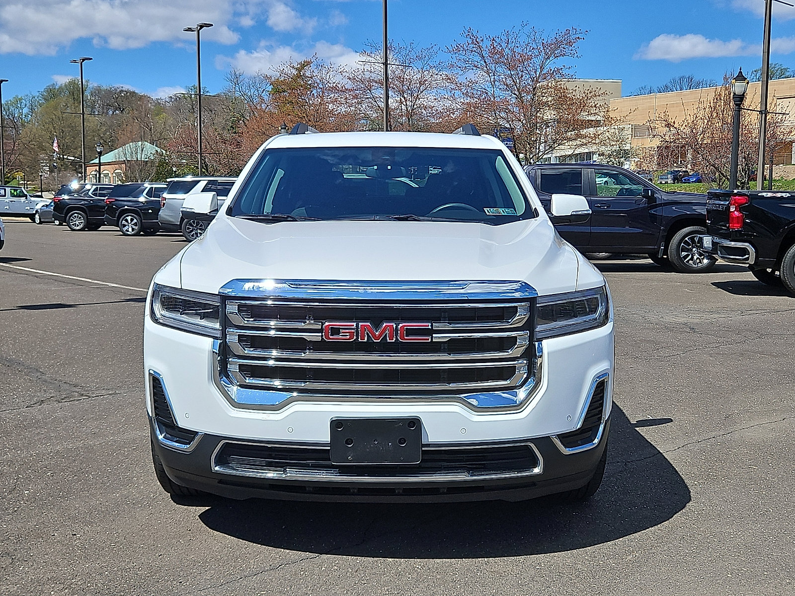 Used 2023 GMC Acadia SLE w/ Driver Convenience Package FWD image 2