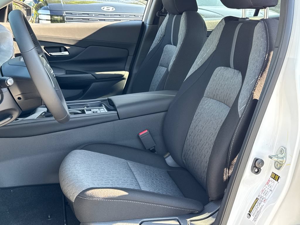 New 2026 Nissan Sentra SV w/ SV Convenience Package FWD image 6