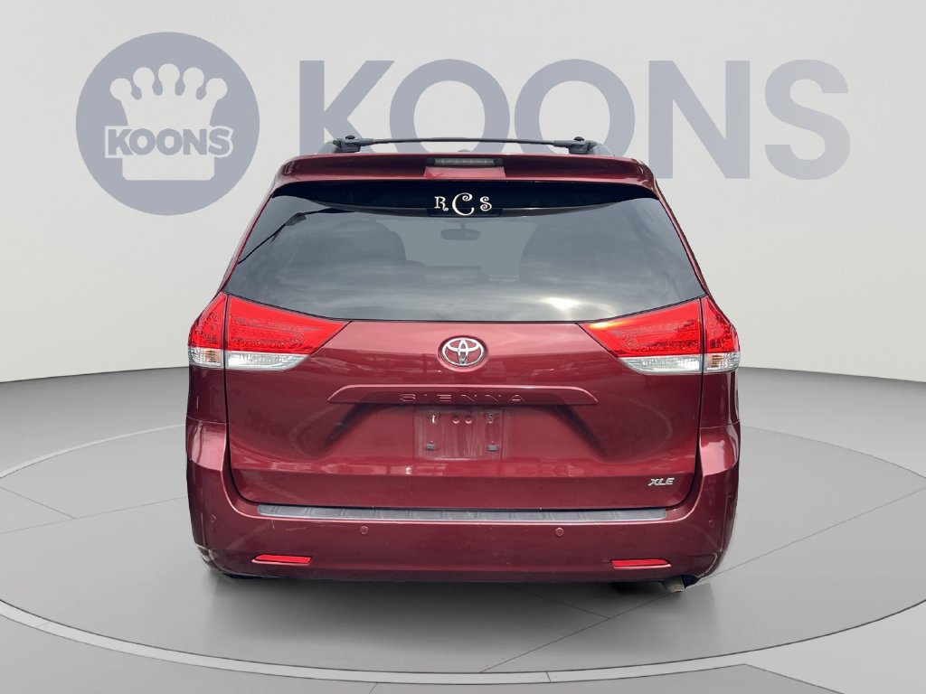 Used 2013 Toyota Sienna XLE w/ Entertainment Pkg FWD image 4