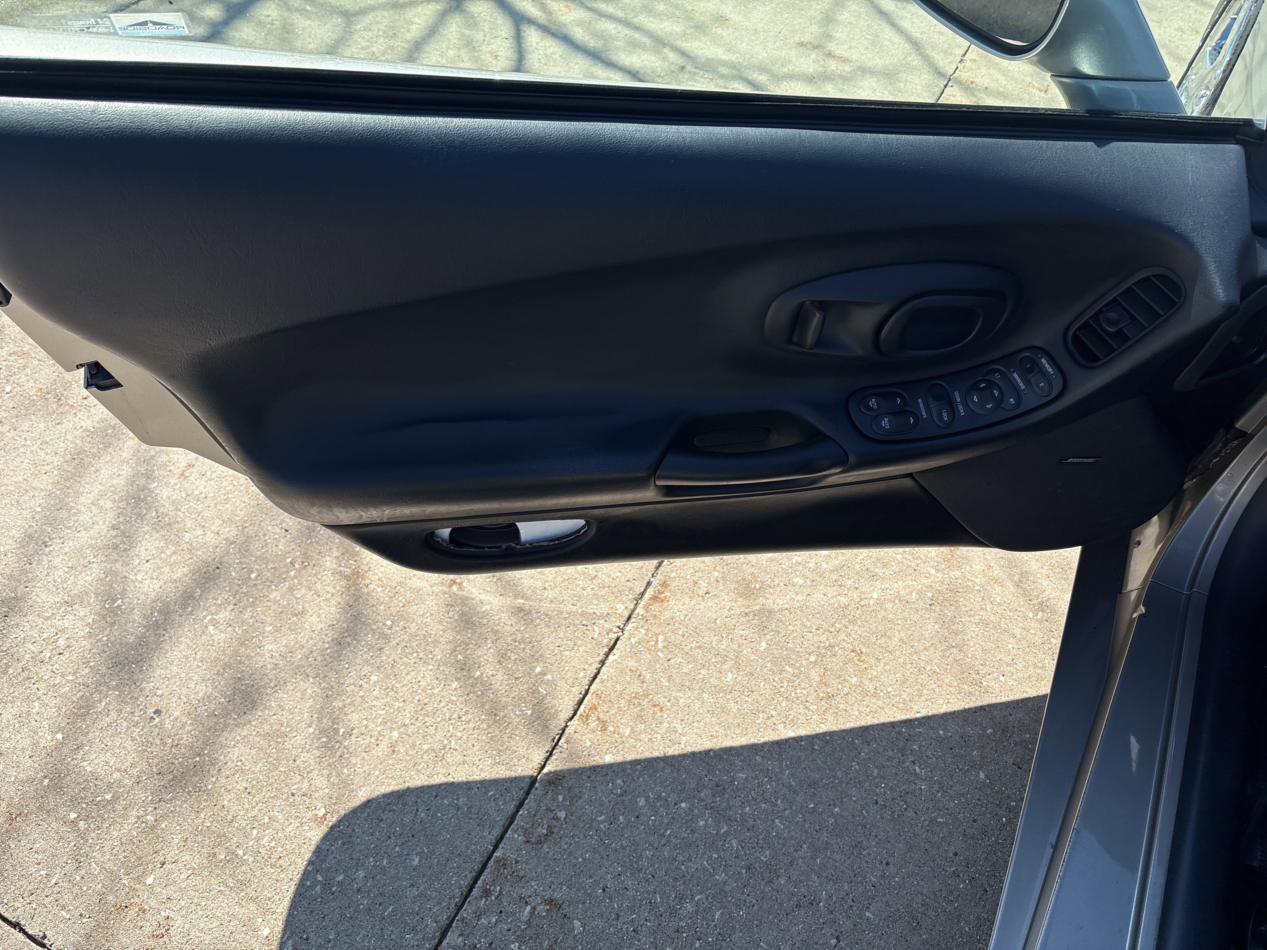 Used 1998 Chevrolet Corvette Convertible w/ Memory Pkg image 10