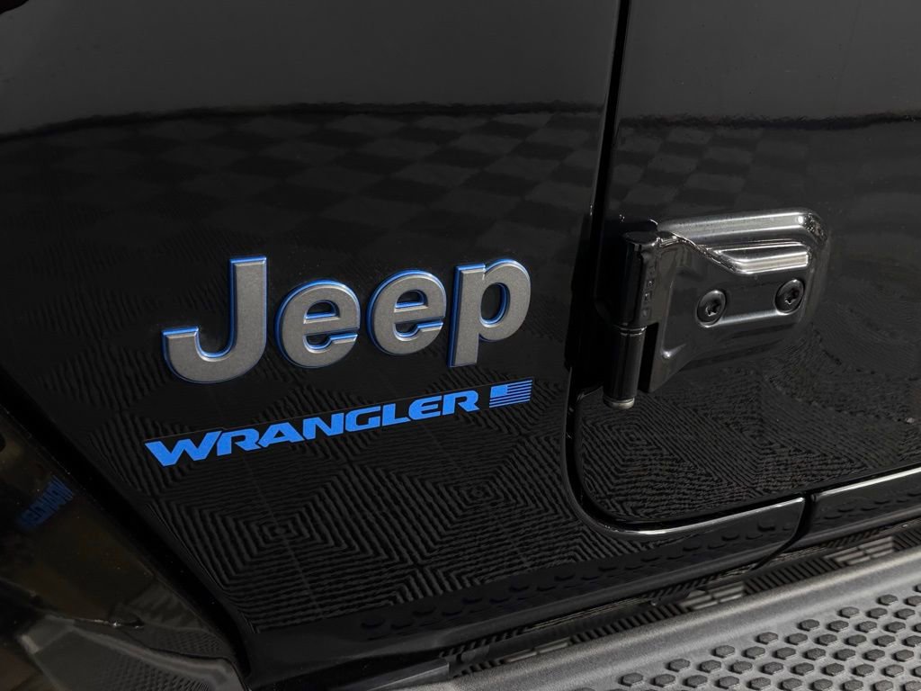 Used 2023 Jeep Wrangler Unlimited Sahara image 36