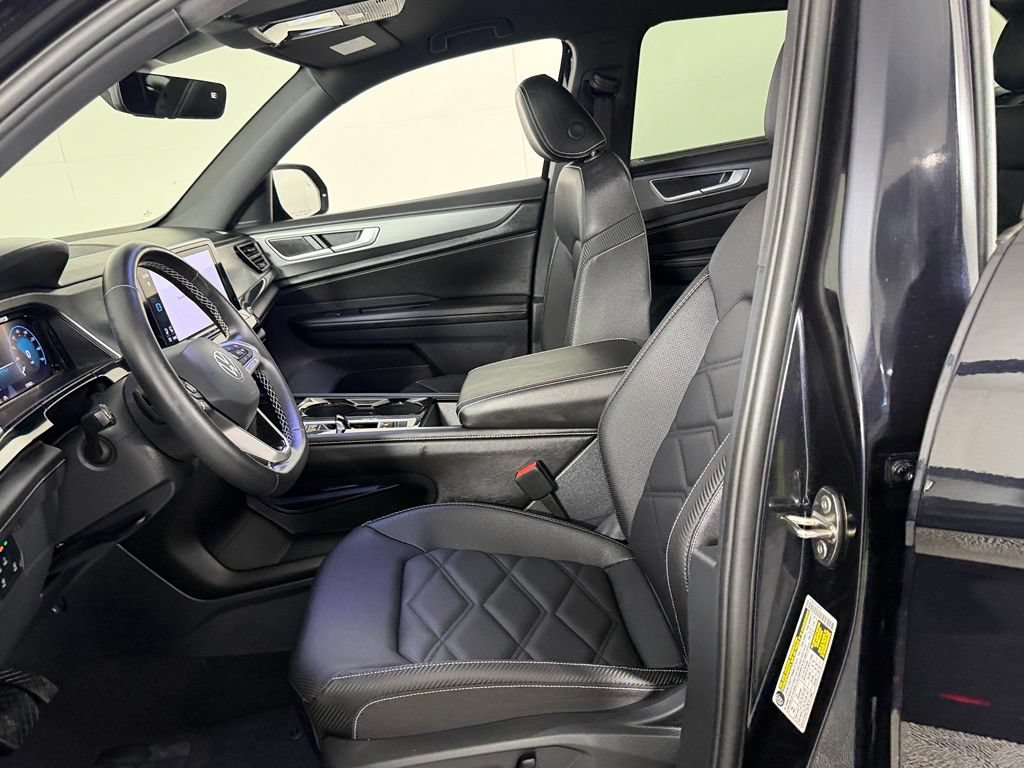Used 2026 Volkswagen Atlas Cross Sport SE FWD image 17