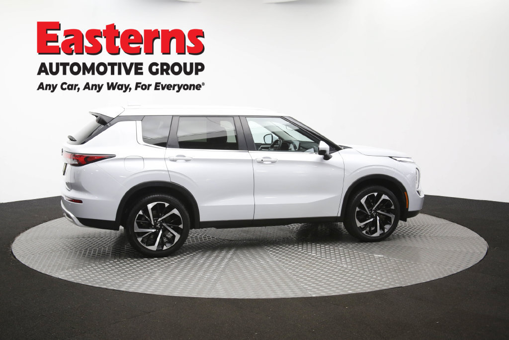 Used 2024 Mitsubishi Outlander SE AWD/4WD image 46