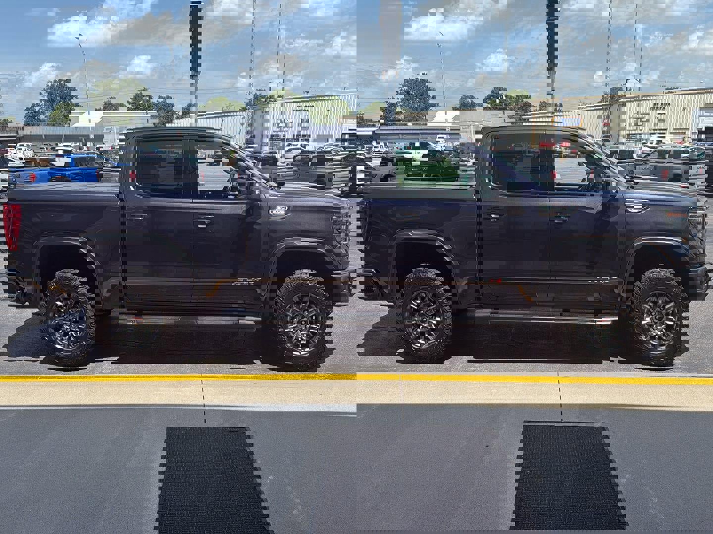 Used 2024 GMC Sierra 1500 AT4X image 10
