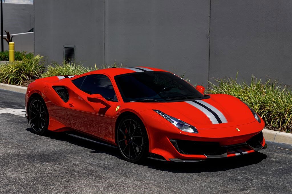 Used 2019 Ferrari 488 Pista Coupe RWD image 7
