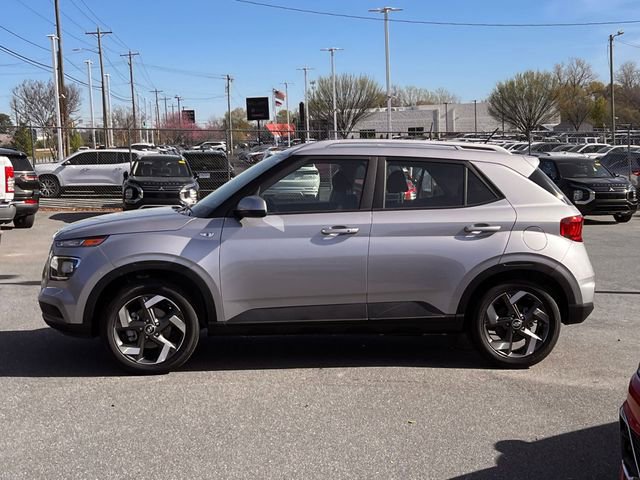 Used 2025 Hyundai Venue SEL image 6