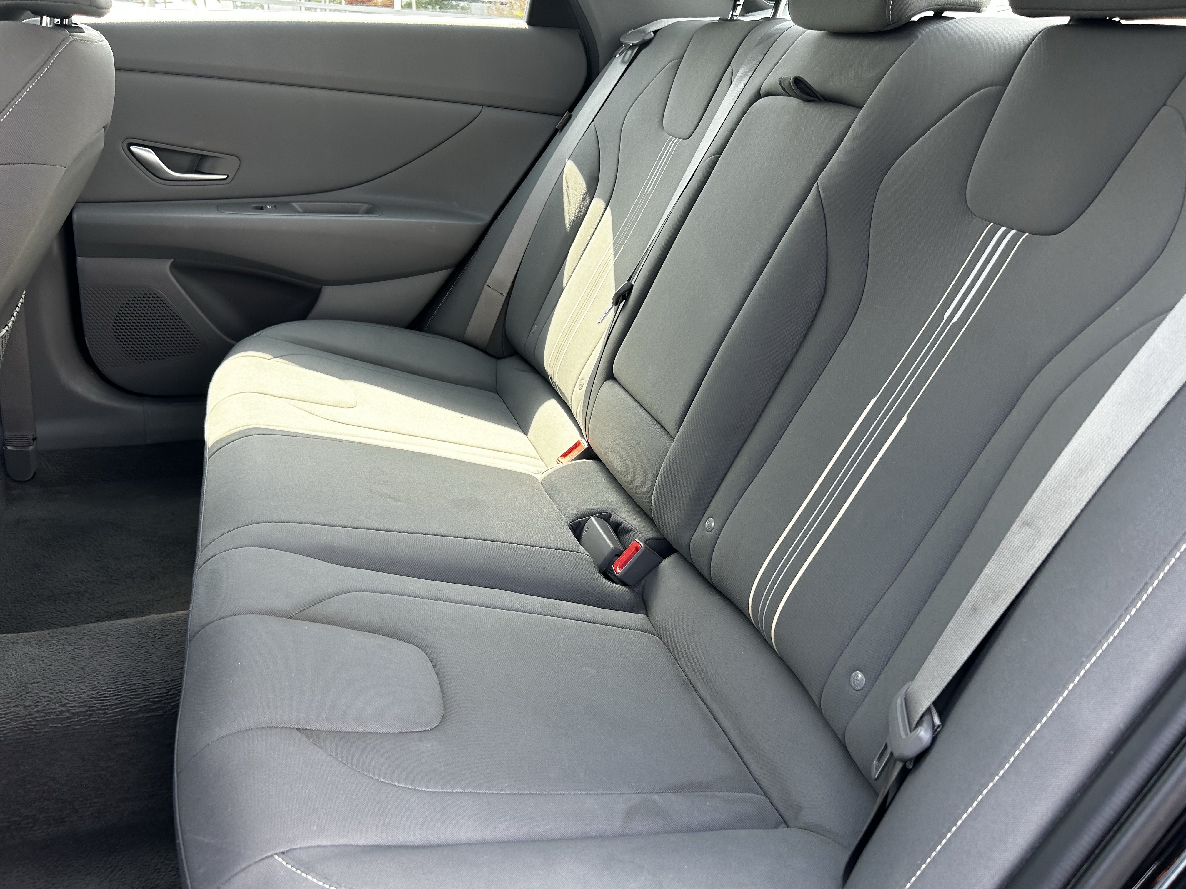 Used 2025 Hyundai Elantra SEL FWD image 19