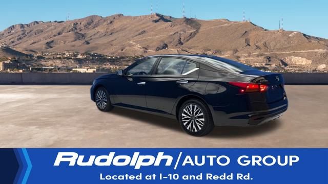 Used 2024 Nissan Altima 2.5 SV image 3