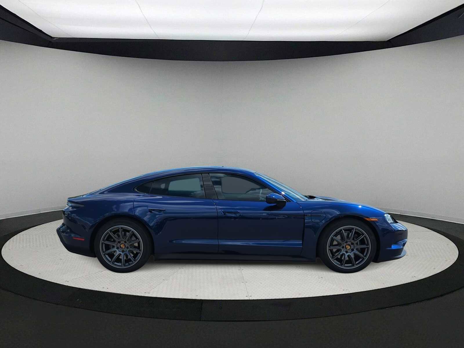 Used 2025 Porsche Taycan 4S image 9