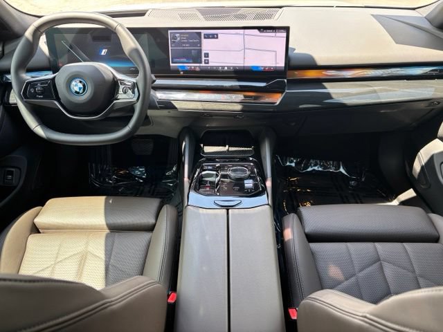 Used 2024 BMW i5 eDrive40i w/ Premium Package RWD image 20