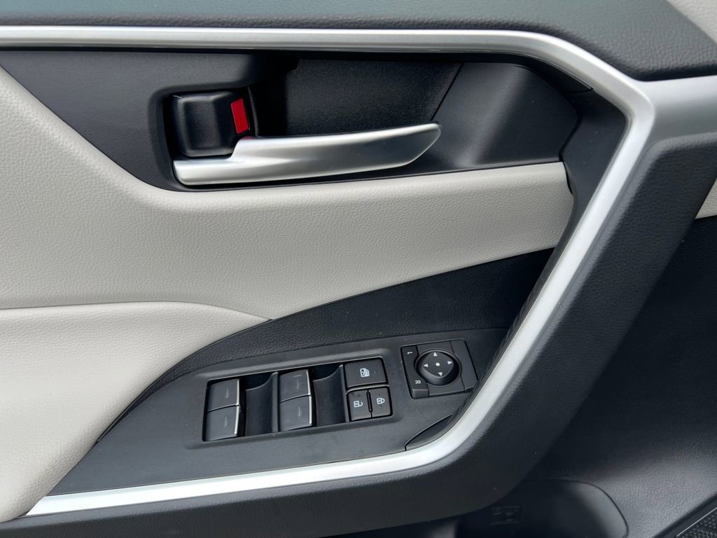 New 2025 Toyota RAV4 XLE image 17