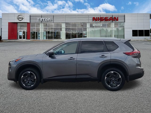 Used 2024 Nissan Rogue SV w/ SV Premium Package FWD image 4