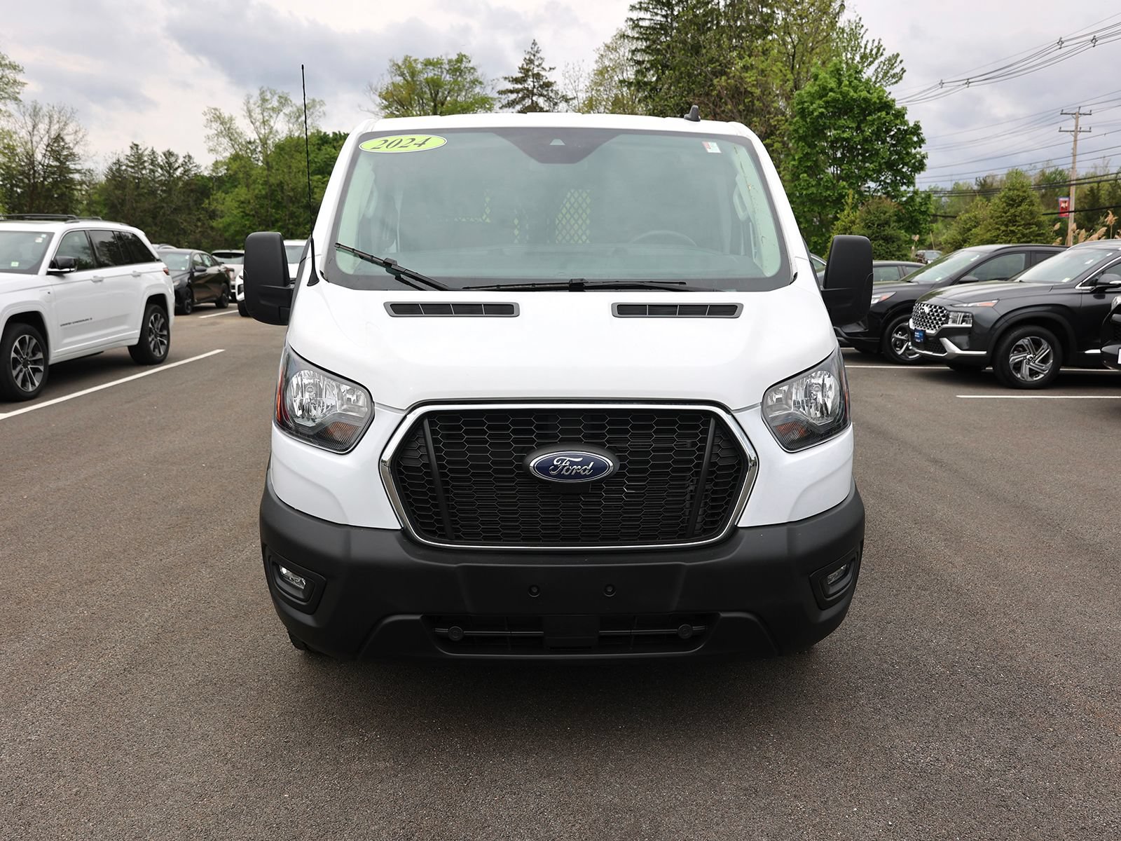 Used 2024 Ford Transit 250 Low Roof w/ Exterior Upgrade Package RWD image 2