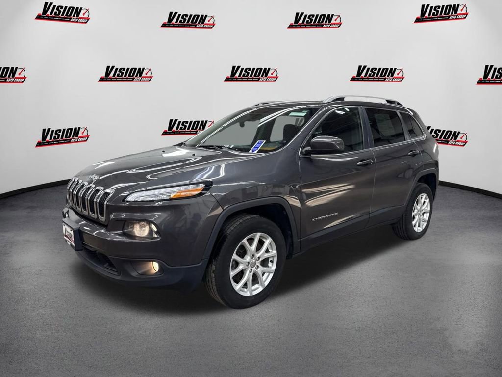 Used 2016 Jeep Cherokee Latitude w/ Cold Weather Group image 1