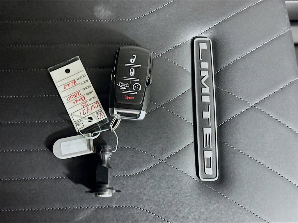 New 2025 RAM 2500 Limited w/ Towing Technology Group image 20