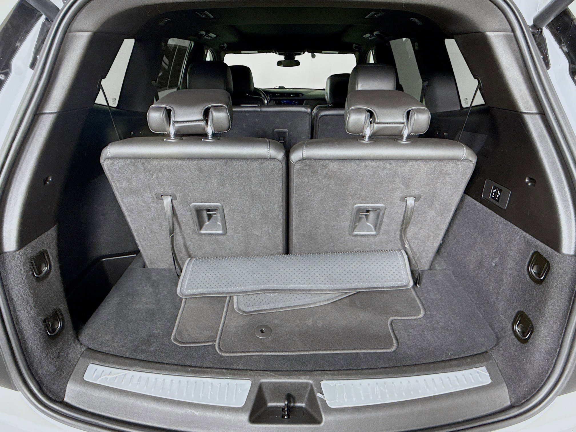 Used 2024 Cadillac XT6 Luxury image 34