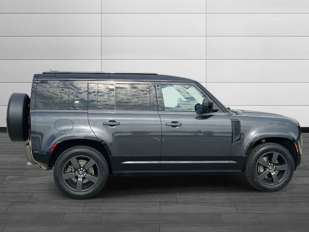 Certified 2023 Land Rover Defender 110 X-Dynamic SE AWD/4WD image 6