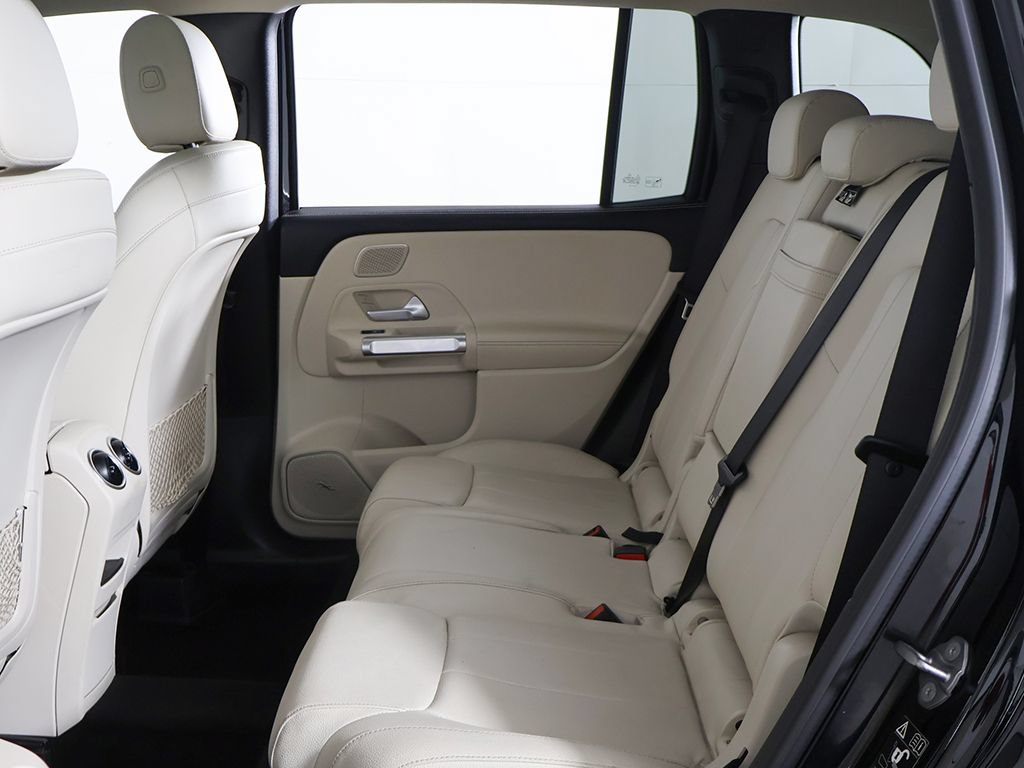 Used 2021 Mercedes-Benz GLB 250 4MATIC w/ Premium Package image 30