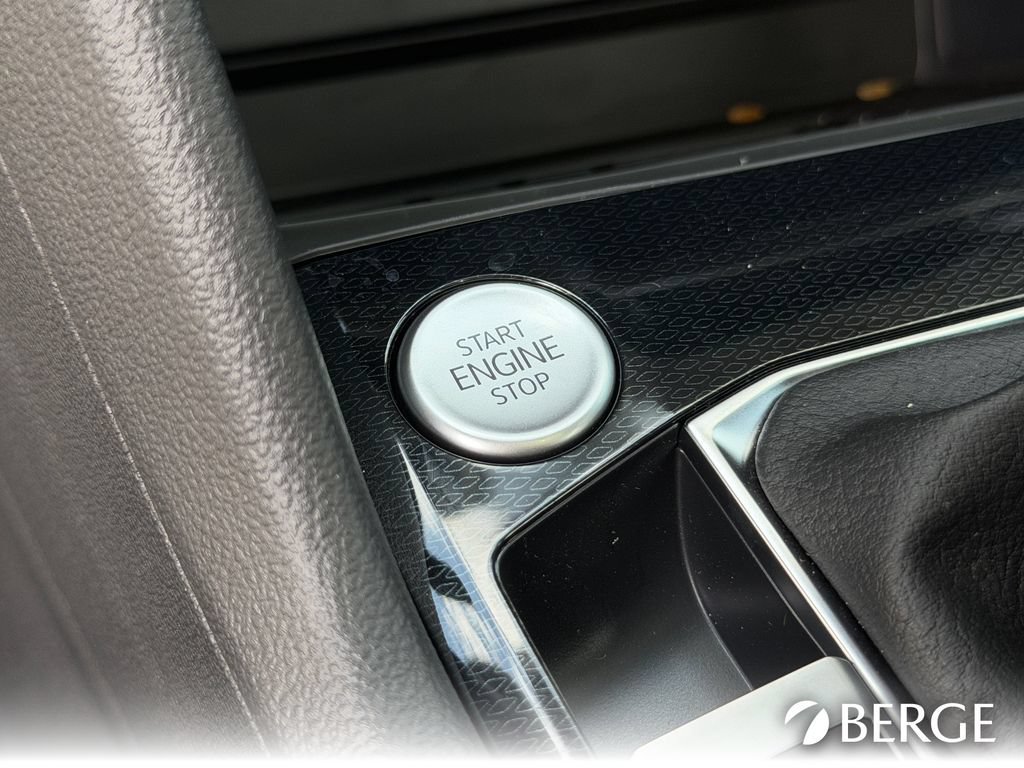 New 2026 Volkswagen Taos SE FWD image 18