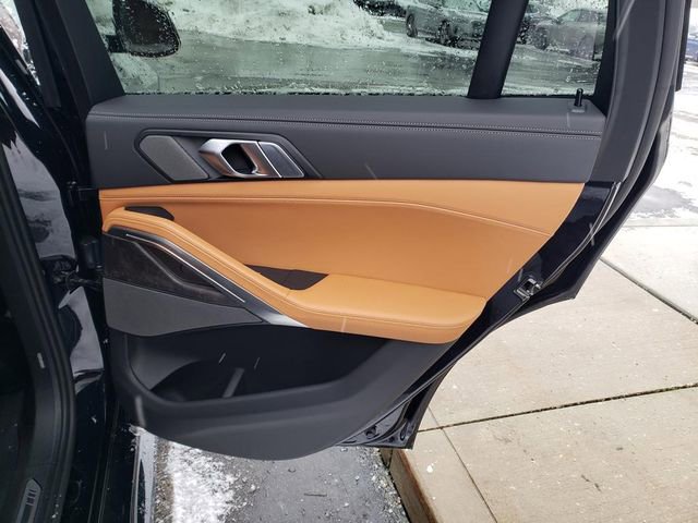 New 2026 BMW X6 xDrive40i w/ Climate Comfort Package image 16
