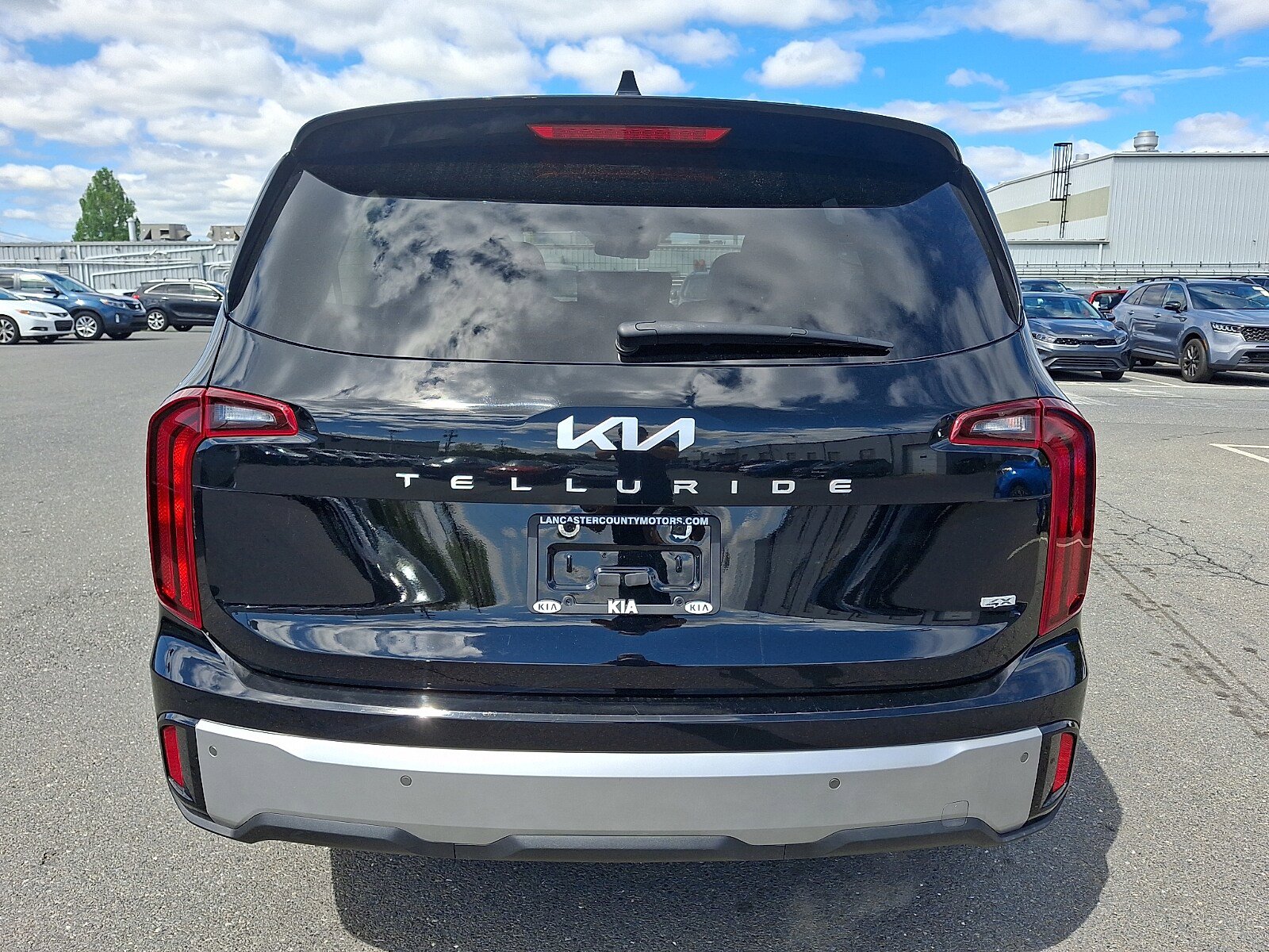 Used 2023 Kia Telluride LX AWD/4WD image 5