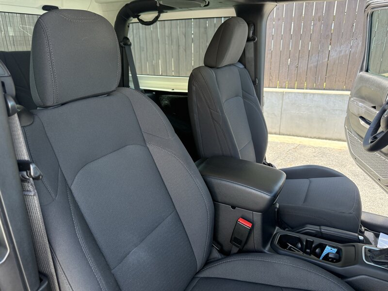 Used 2023 Jeep Wrangler Sport AWD/4WD image 26