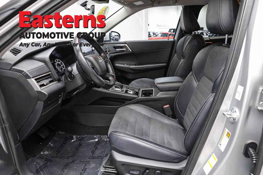 Used 2024 Mitsubishi Outlander SE AWD/4WD image 14