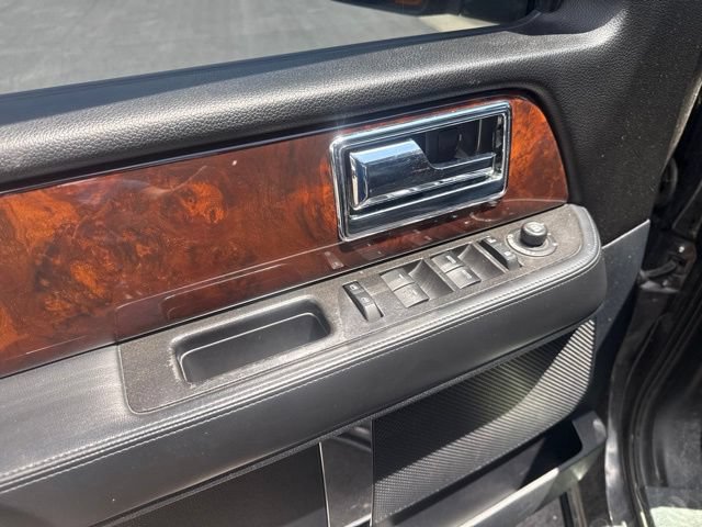 Used 2015 Lincoln Navigator L 4WD image 9