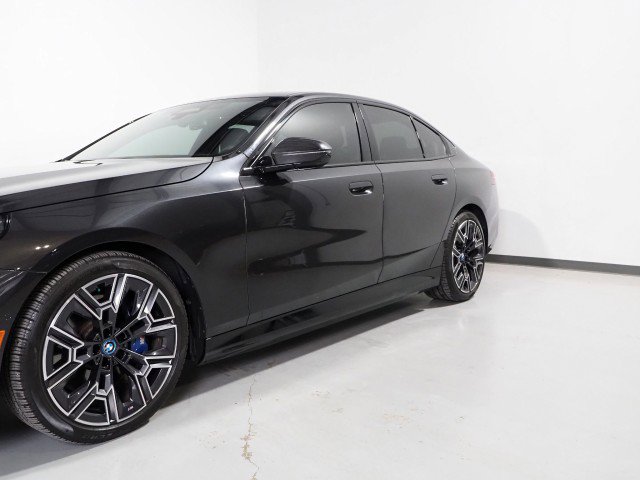 Used 2025 BMW i5 eDrive40i w/ M Sport Package image 60
