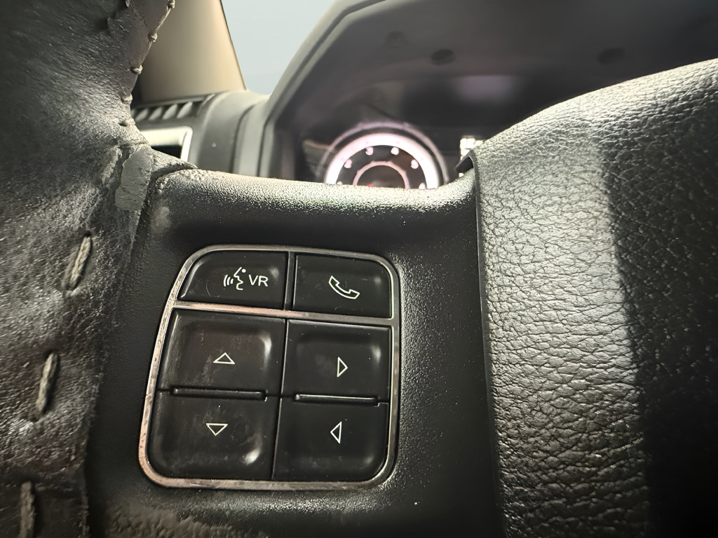Used 2019 RAM 1500 Classic SLT AWD/4WD image 18