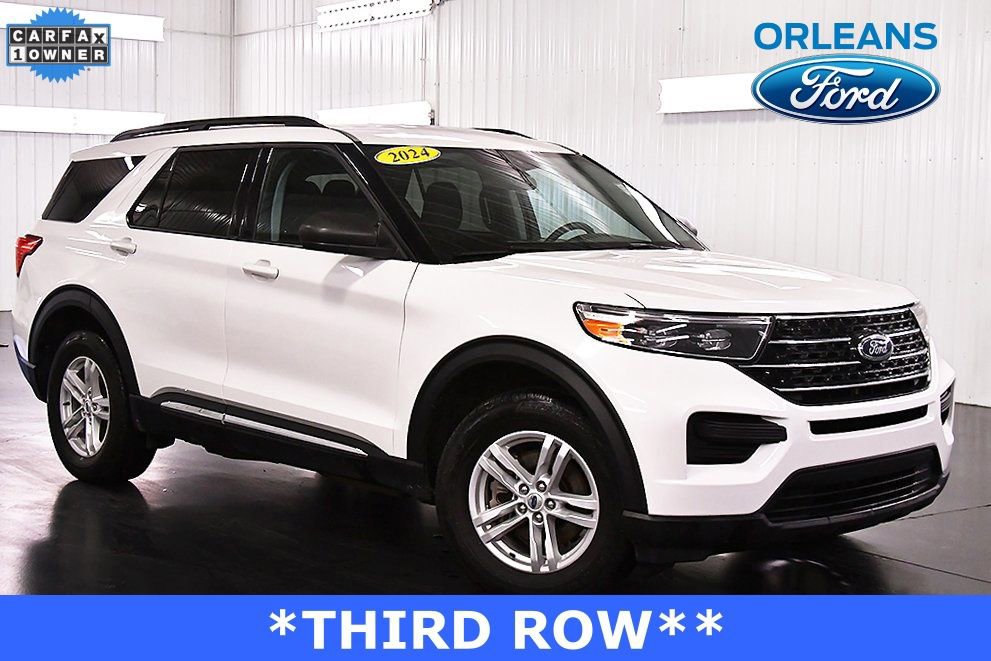 Used 2024 Ford Explorer XLT w/ Class IV Trailer Tow Package image 1