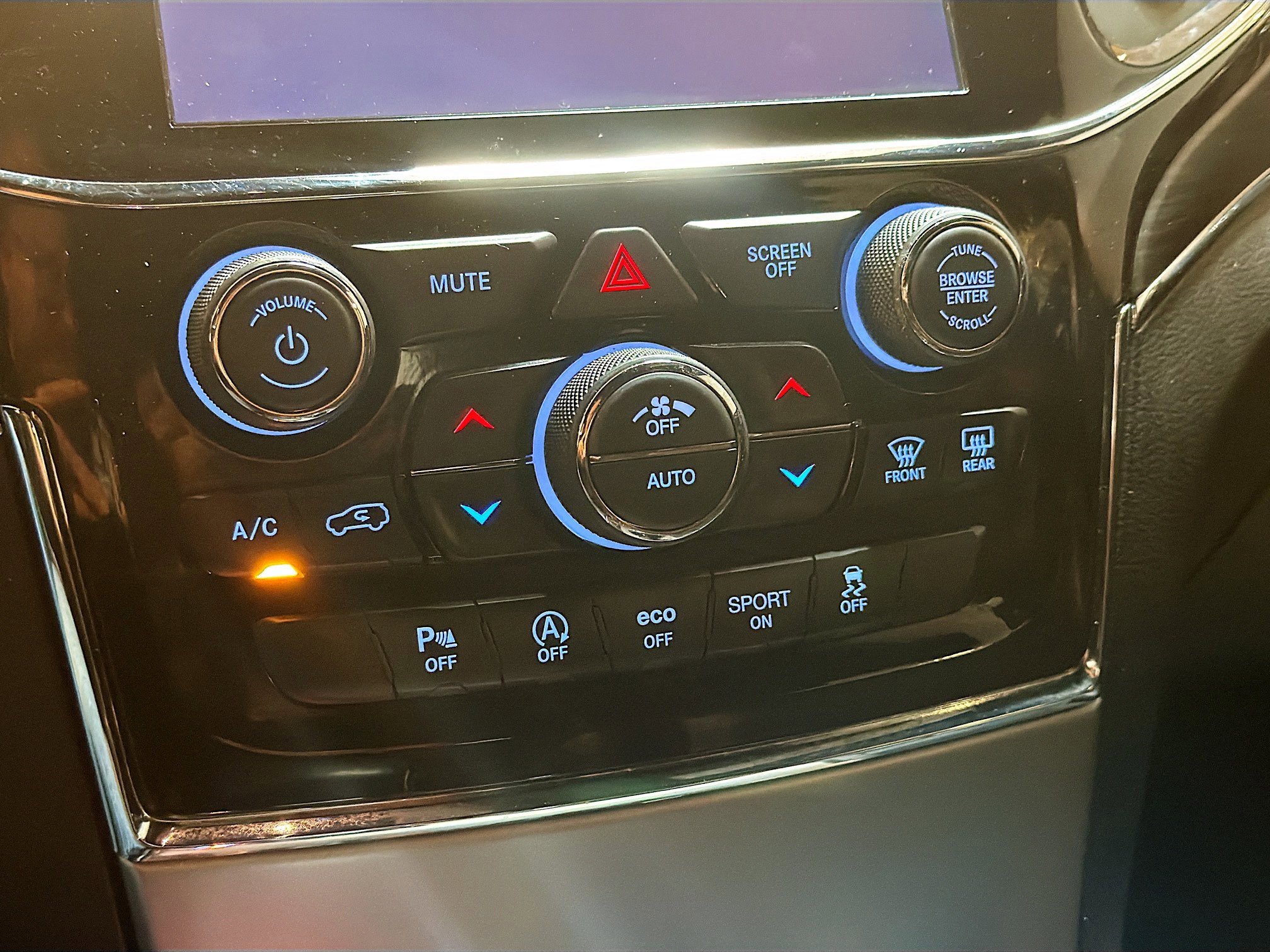 Used 2019 Jeep Grand Cherokee Limited image 24