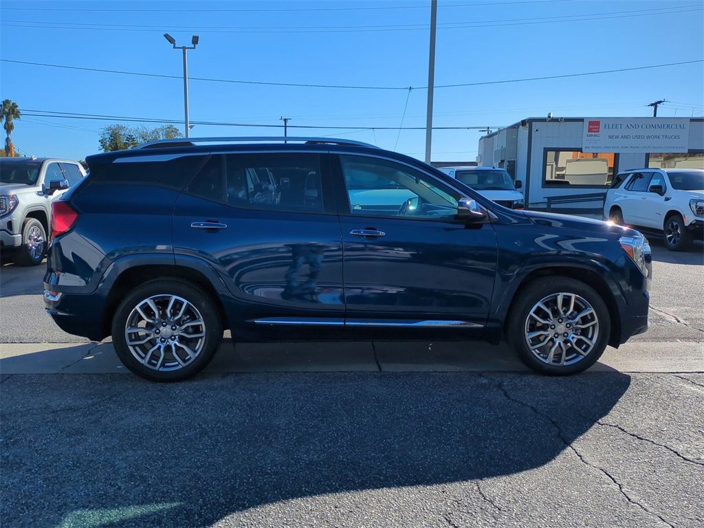 Used 2022 GMC Terrain Denali w/ Denali Premium Package image 8