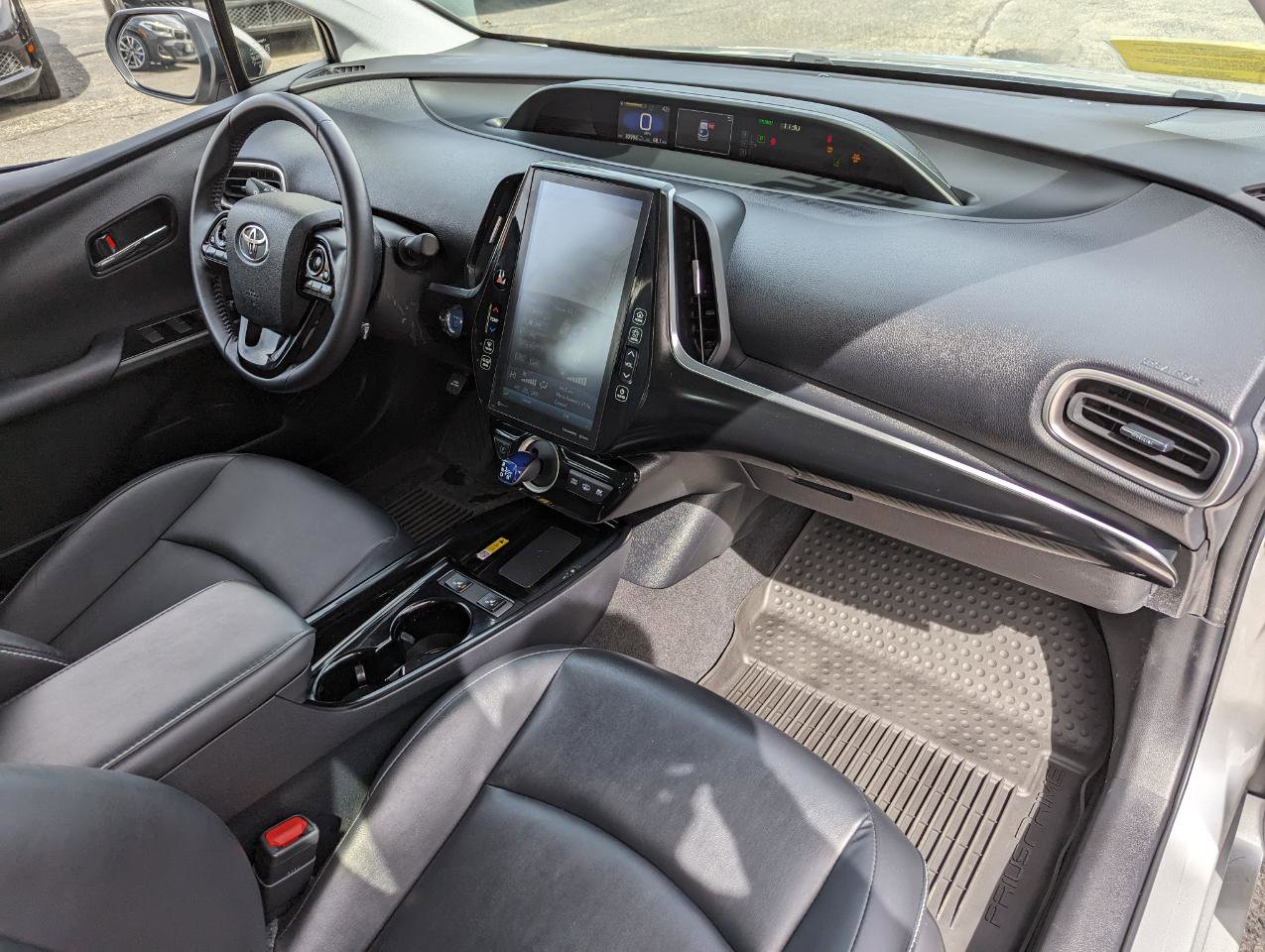 Used 2022 Toyota Prius Prime XLE image 27