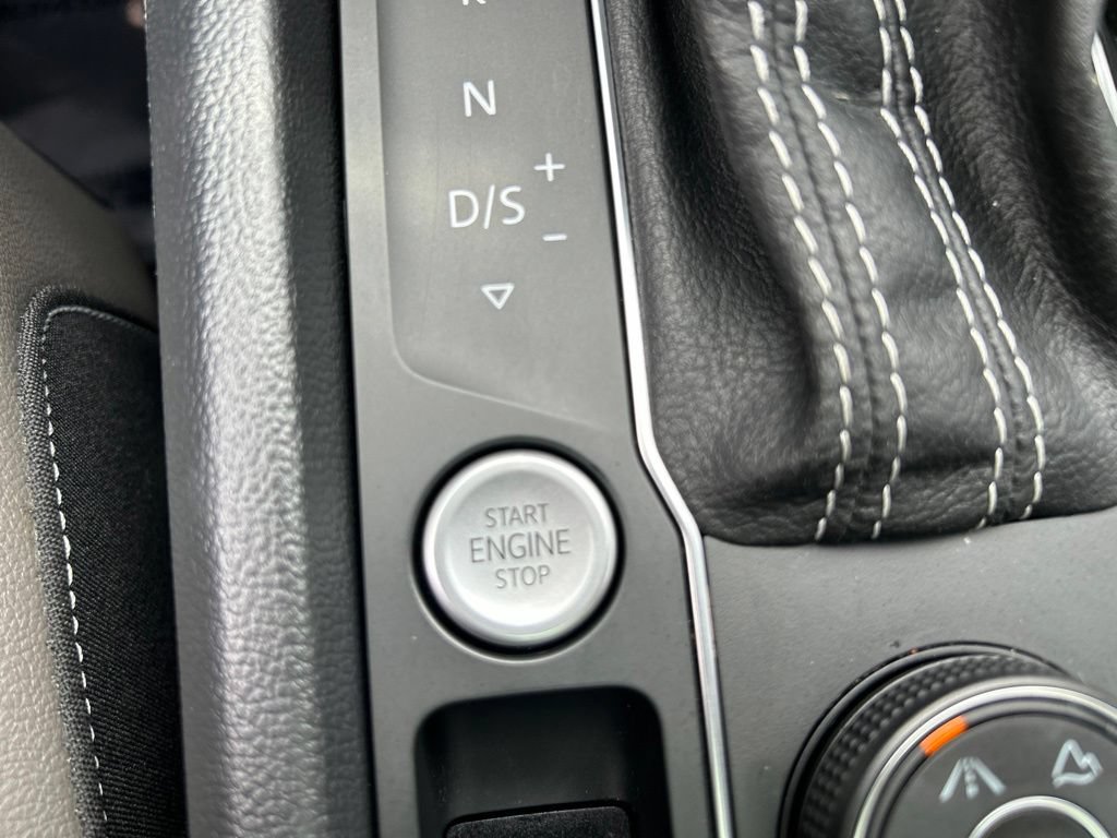 Used 2023 Volkswagen Atlas SEL Premium AWD/4WD image 25