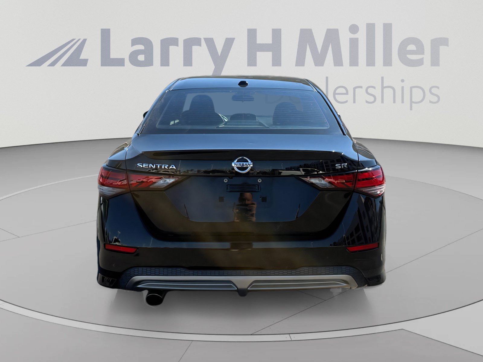 Used 2020 Nissan Sentra SR w/ Trunk Package FWD image 4