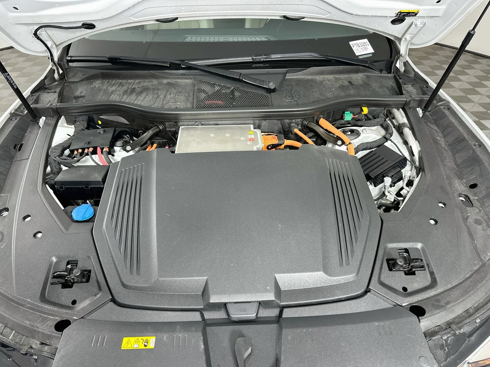 Used 2024 Audi Q8 e-tron Premium Plus AWD/4WD image 32