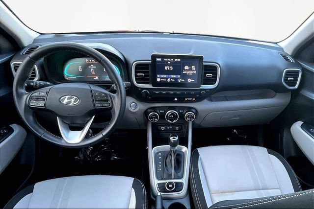 Used 2024 Hyundai Venue SEL image 7