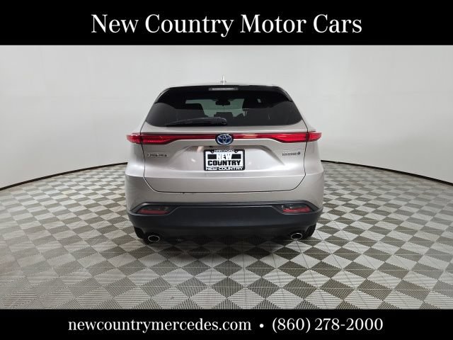 Used 2021 Toyota Venza LE AWD/4WD image 7