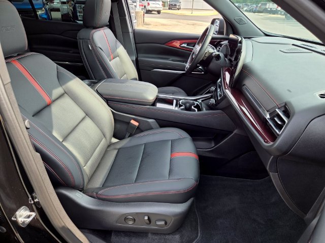 Used 2026 Chevrolet Traverse RS FWD image 17