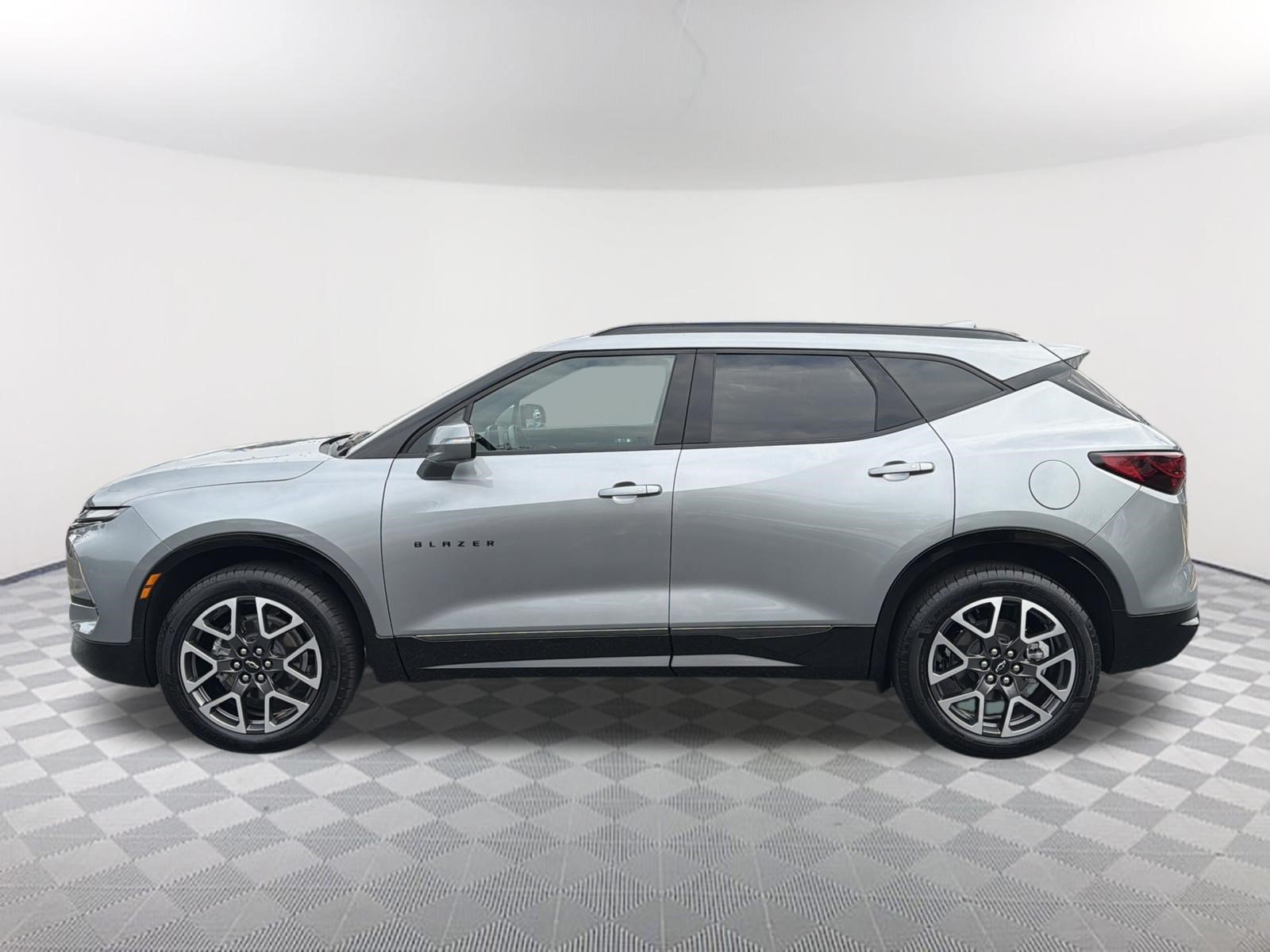 Used 2025 Chevrolet Blazer RS FWD image 10