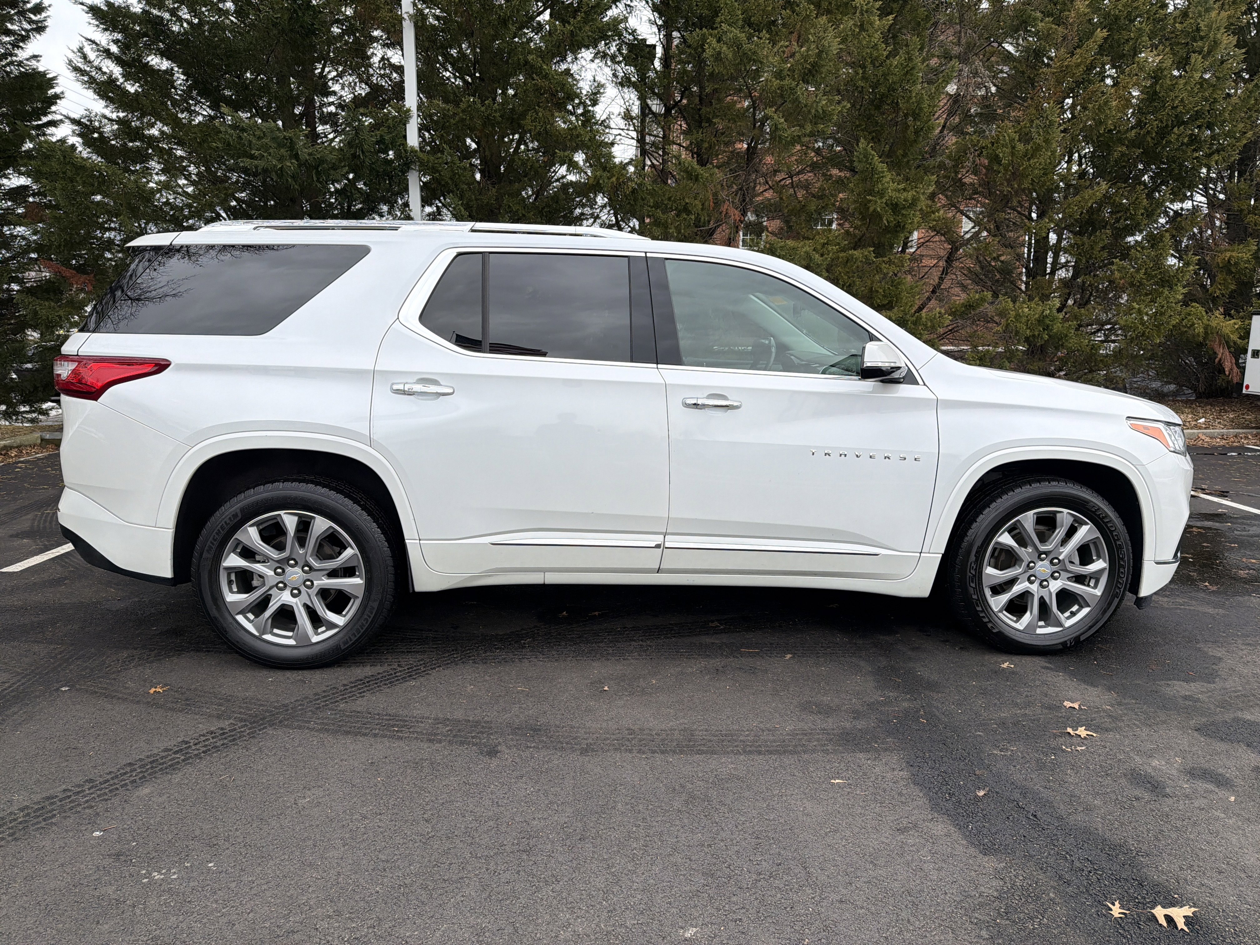 Used 2019 Chevrolet Traverse Premier image 11