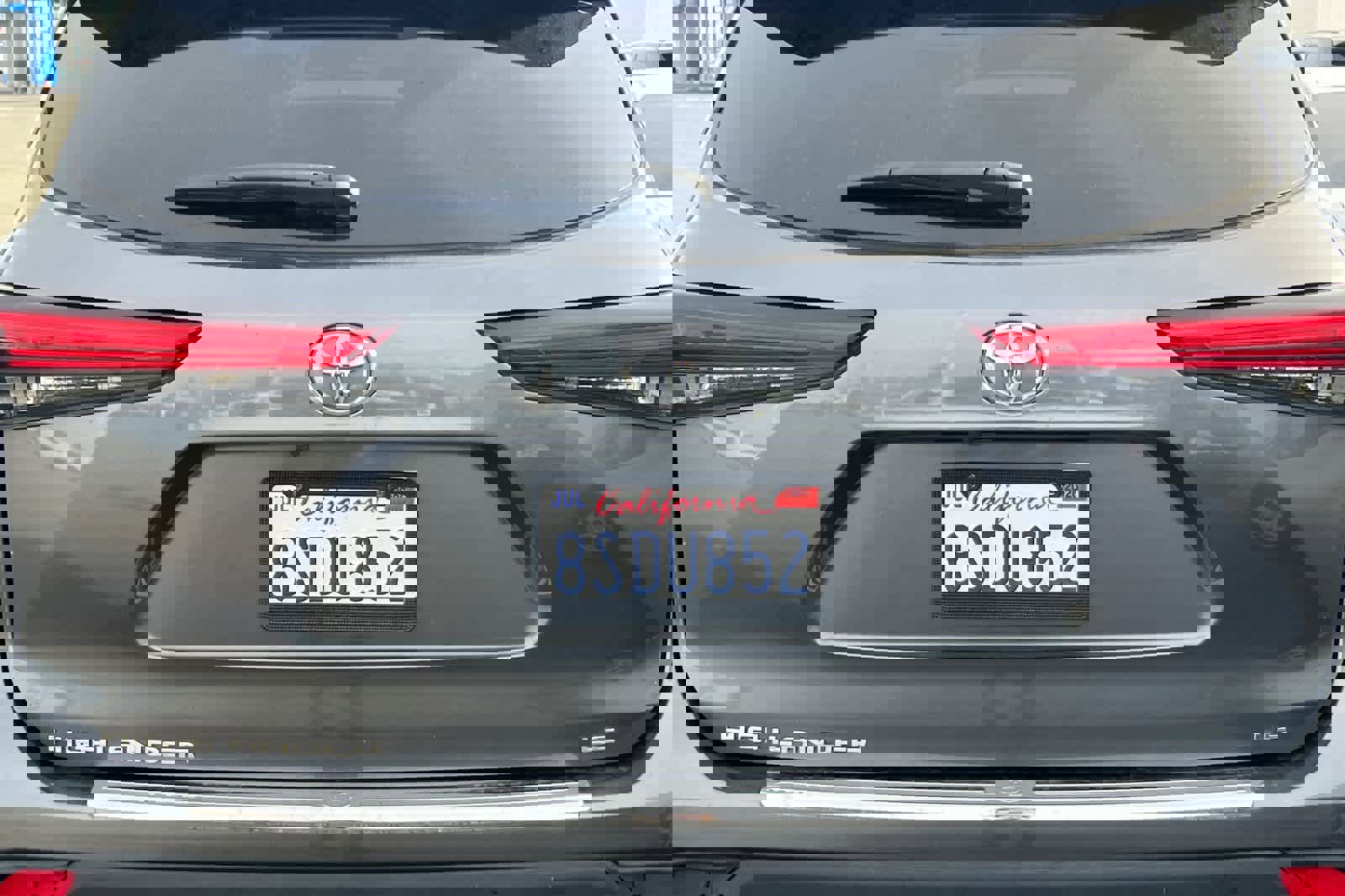 Used 2020 Toyota Highlander LE image 16